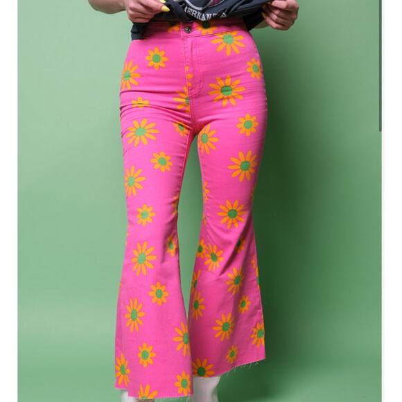 Free People Denim - Free People Youthquake Flare Jeans 27 Pink Daisy Hippie Retro Cropped Floral New